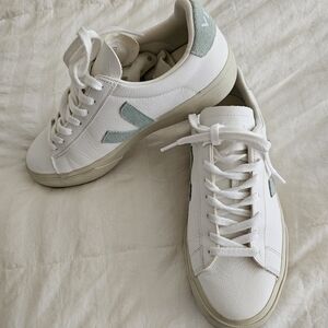 Like new, worn twice Veja Shoes